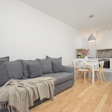 Srodmiescie Warsaw Muranow Apartments With Parking By Noclegi Renters Eksteriør bilde