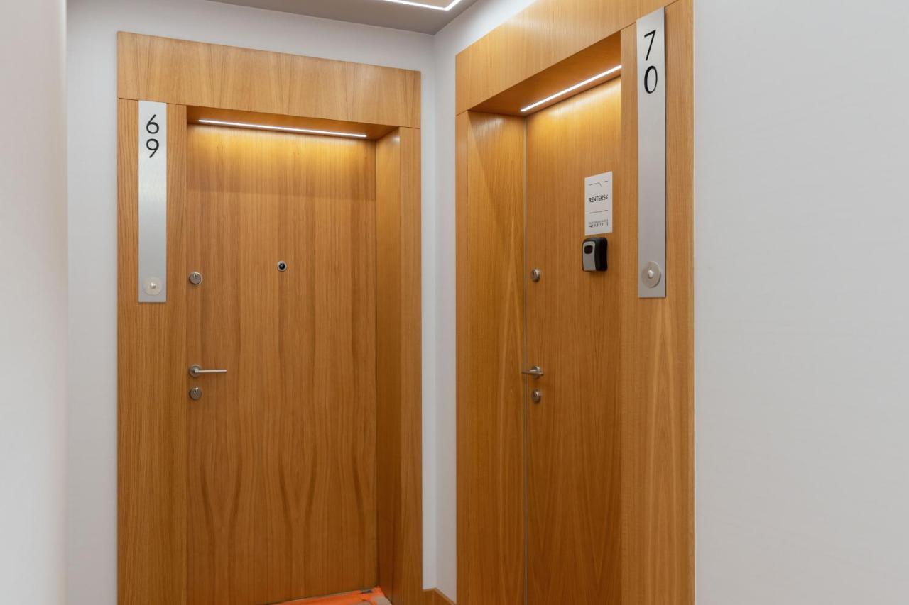 Srodmiescie Warsaw Muranow Apartments With Parking By Noclegi Renters Eksteriør bilde